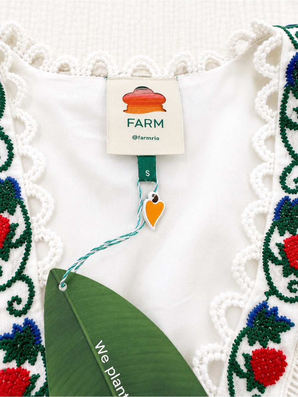 NWT FARM Rio Cross Stitch Tucan Embroidery Linen Romper Off White Size S - Picture 8 of 8